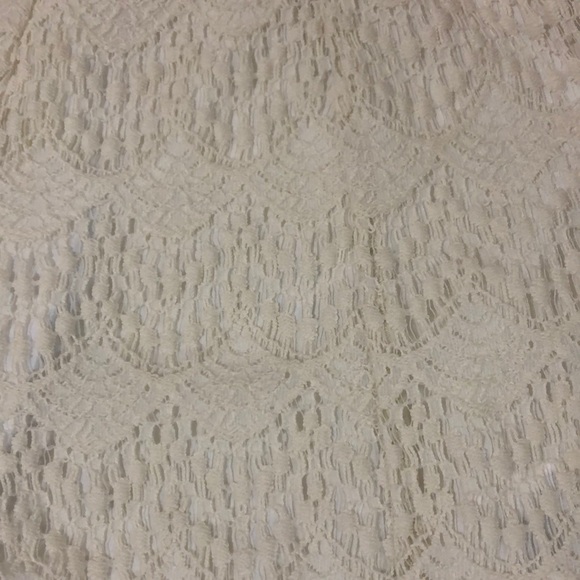 BCBGeneration lace shorts - Picture 2 of 3